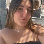 Profesor de infantil o primaria. Soy una chica apasionada por la enseñanza y estudio una carrera de magisterio.